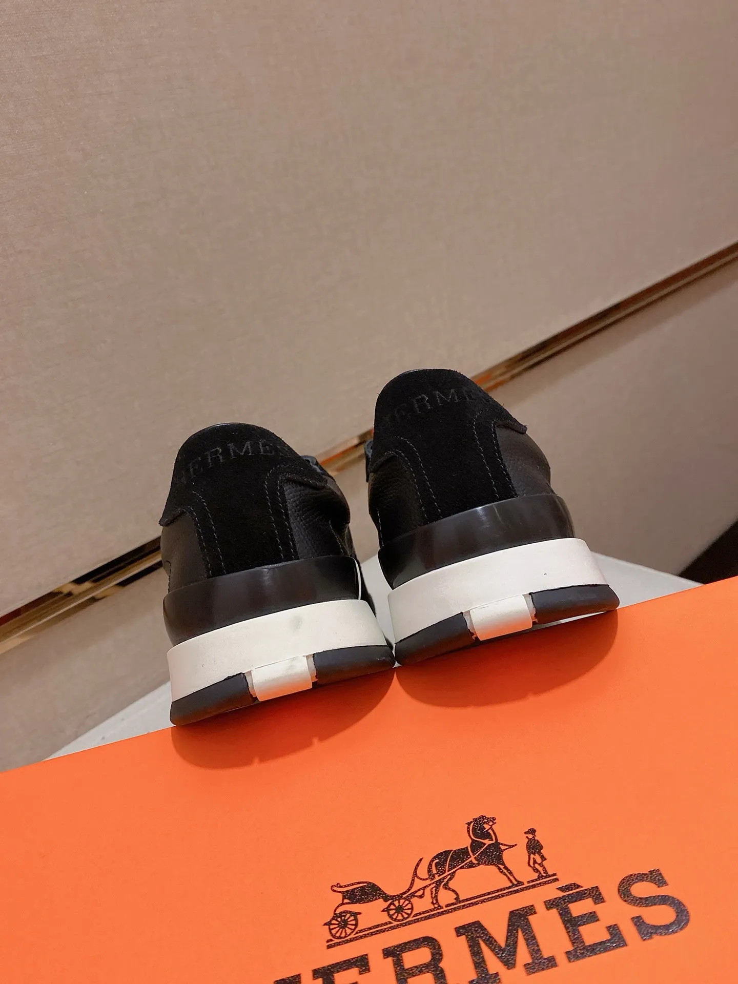 Ex-factory price: 500💰《HERMES》【Classic original single version】Hermès; top 🔝purchasing agent🔍🔍men's latest 🇺🇸sold simultaneously, original imported from Italy ▲▲first-layer cowhide ▲▲ (high-end, nobility and class) ) Exquisite workmanship (Italian 🇮🇹 imported water-dyed 🐂 cowhide lining) sole: original sole provided by the original factory, ⚠️exclusive double-layer activity·TPR·rubber·combined molded outsole; super comfortable·wear-resistant·non-slip·environmental protection The real thing is more beautiful when photographed in kind (high quality, following orders), you can come in and out at will * Number of yards: 38·39·40·41·42·43·44# (can be customized 45.)
